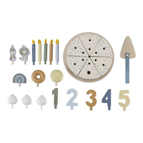 Pastel de cumpleaños de madera juguete