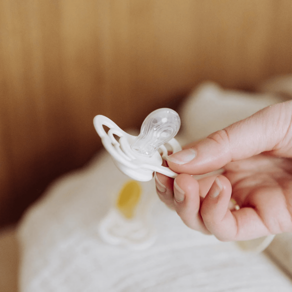 2 Chupetes Bibs Supreme Ivory / Baby Pink Silicona