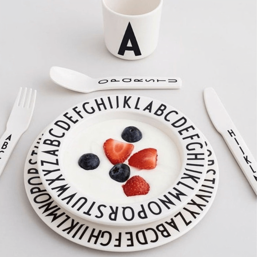 Cubiertos infantiles blancos letras Design Letters Cubiertos infantiles blancos letras Design Letters
