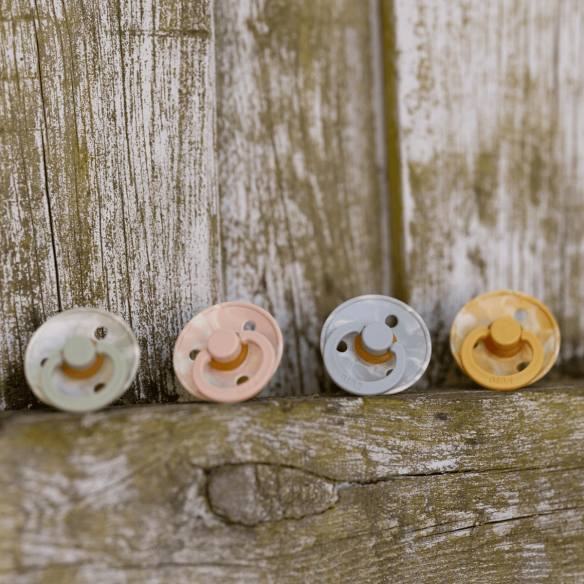 Chupetes bibs Colour Tie Dye Sage Ivory