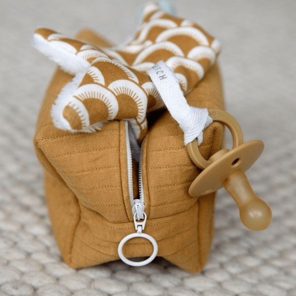 Neceser Mostaza Personalizable para bebé