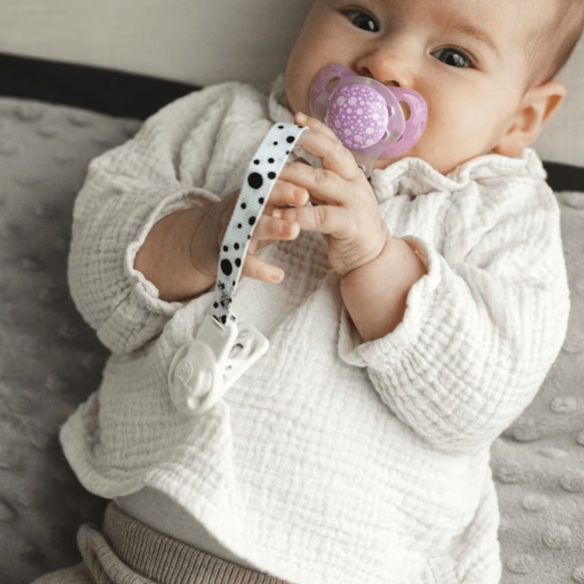 Pack Chupetes Rosa / Morado marca Twistshake