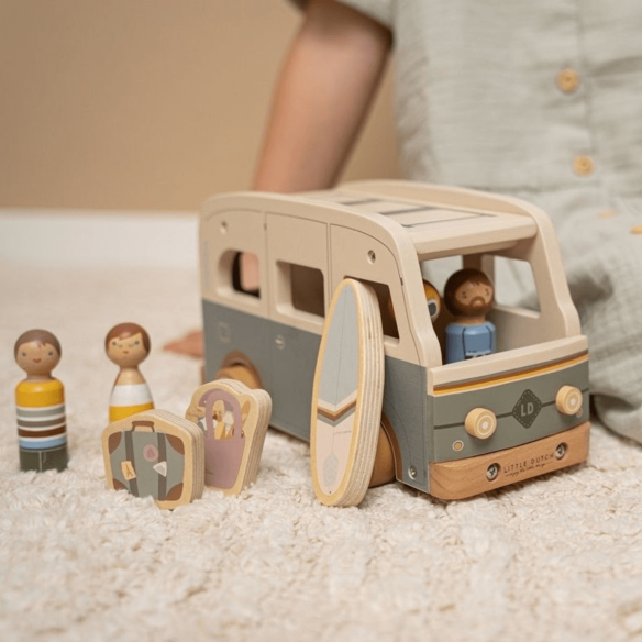 Furgoneta Retro con Muñecos Little Dutch