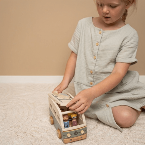 Furgoneta Retro con Muñecos Little Dutch de juguete en madera