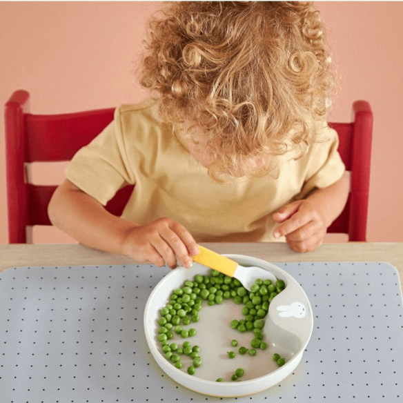 vajilla bebé miffy cuchara plato y vaso antiderrame de mepal 3 meses