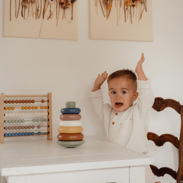 juego apilable para aprender colores