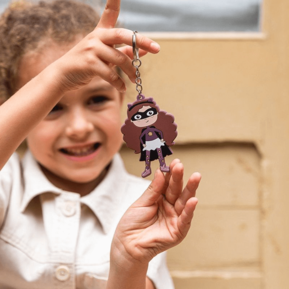 Llavero Silicona fantastic girl para mochila con datos