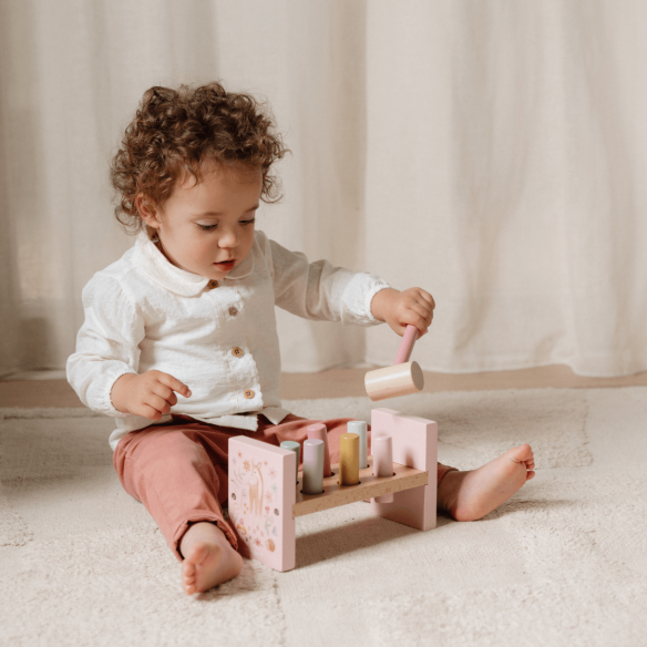 Juguete Banco de golpeo rosa de madera para bebé desde los 12 meses