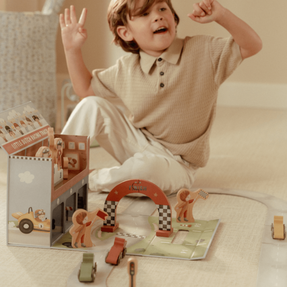 Juego con Pista de Carreras en maletín para niños