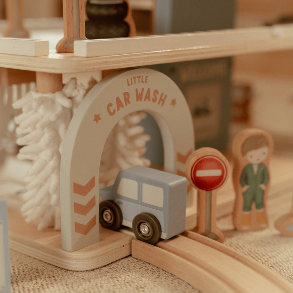 Juguete garaje de madera 3 años