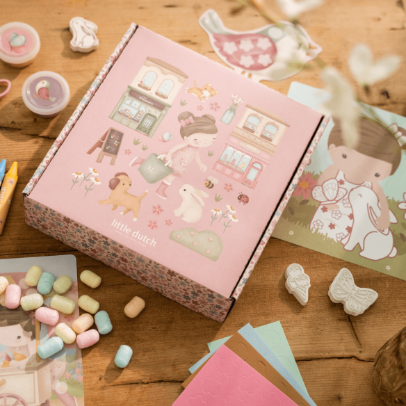 Caja Manualidades Rosa con muchos accesorios de Little Dutch en oukidsshop