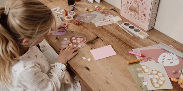 Los Mejores Juguetes para Fomentar el Juego Libre y Creativo de Niñas y Niños